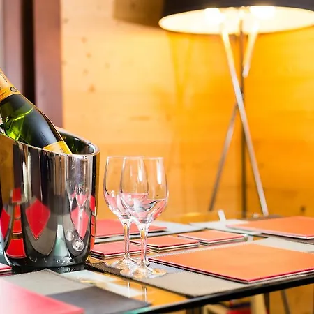 Le Paradis 24 - Year *