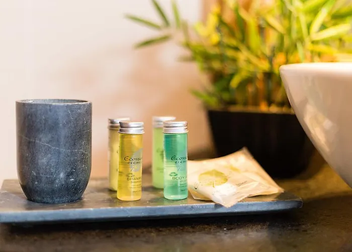 Le Paradis 24 - Year *